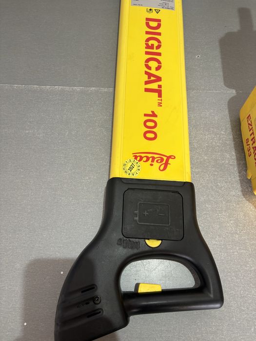 Detector utilitati leica digicat 100 canalizare cabluri electrice conducte apa gaz fibra optica
