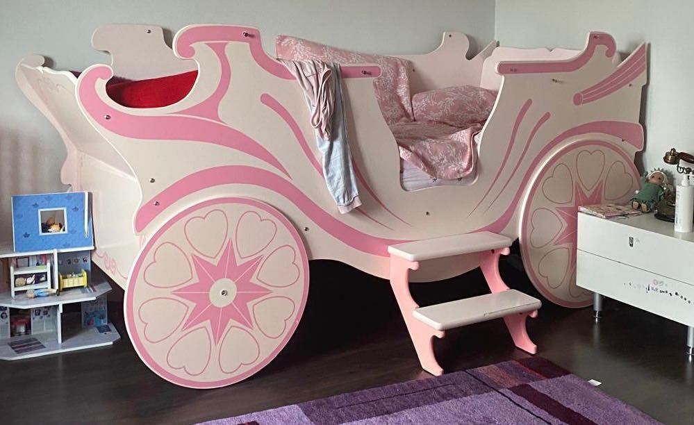 Mobilier pat fetita