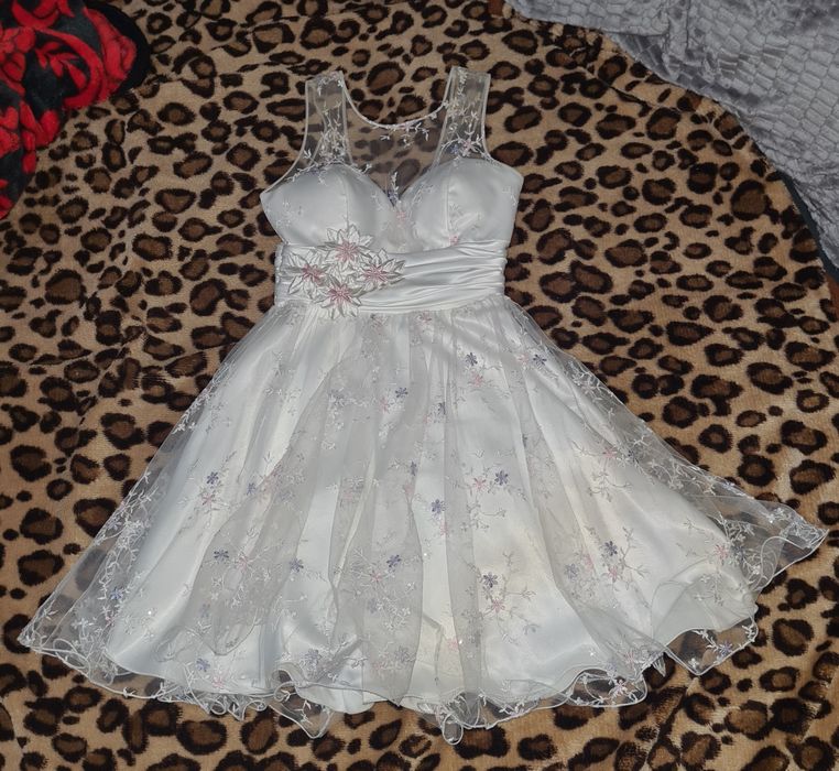 Rochita alba  eleganta