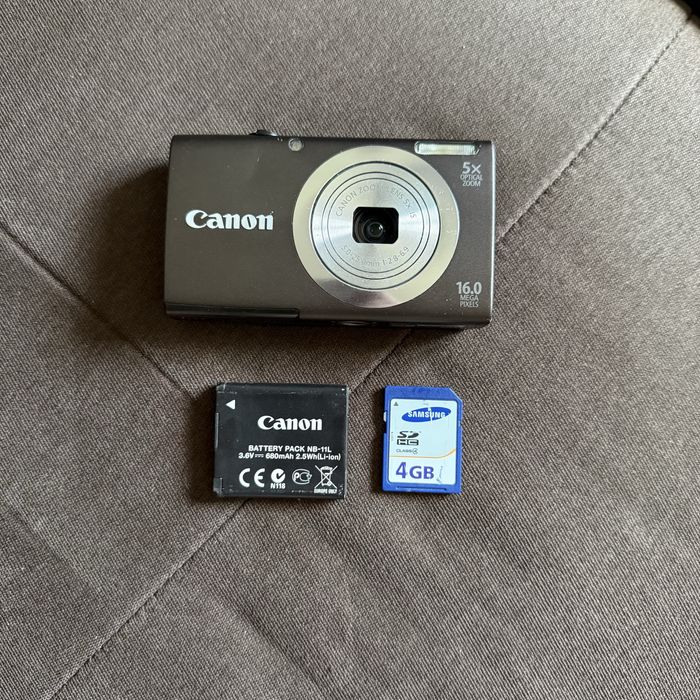 Canon - A2400 IS