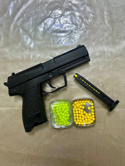 Temir pistolet sotiladi
