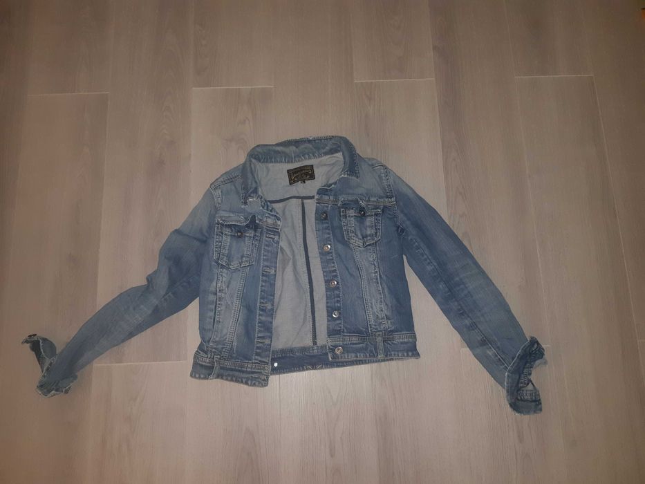 geaca blugi Stradivarius