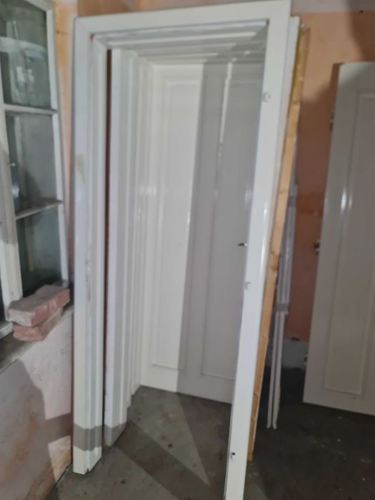 Usi, lavoare, cabina