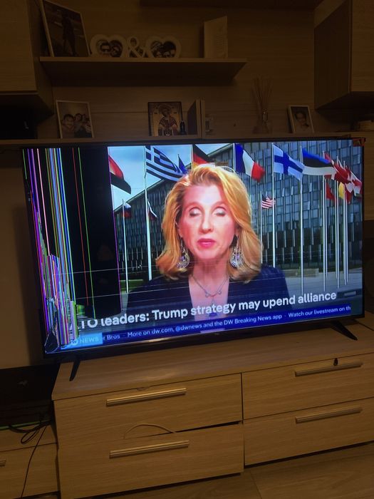 TCL cumprat de 2 aaptamani. S-a spart dispay-ul