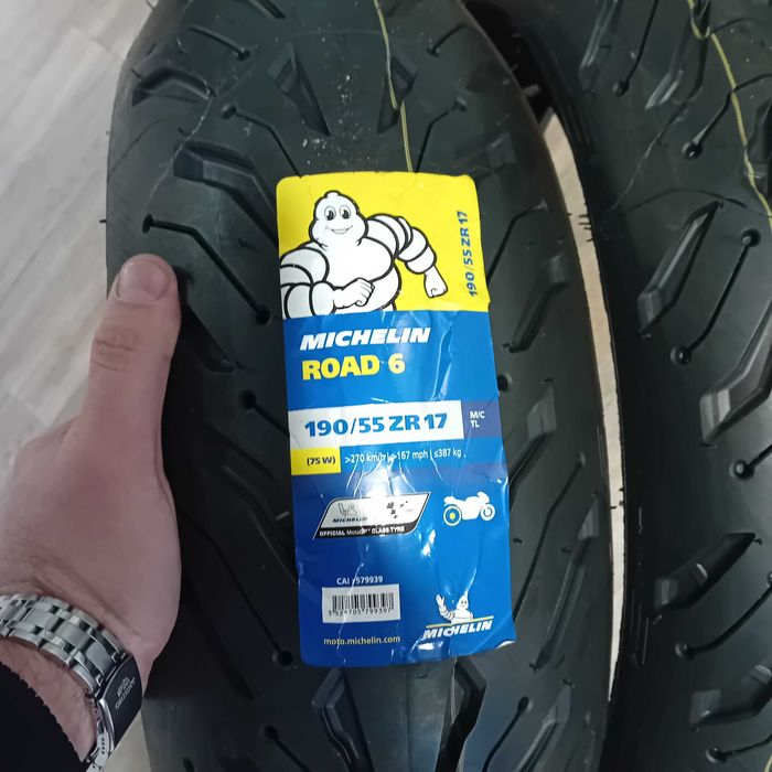 Гуми за мотор Michelin Road 6