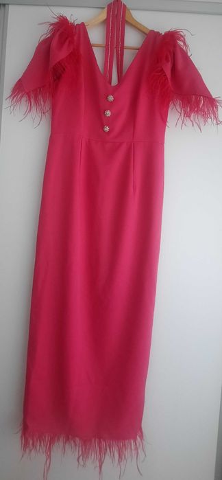 Rochie ocazie de nasa cu pene si strasuri, maneca triunghi mar 40/42