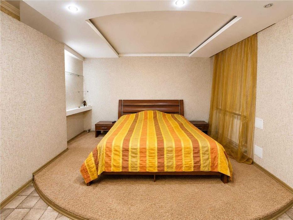 Продам 3 комн квартиру студию, на востоке