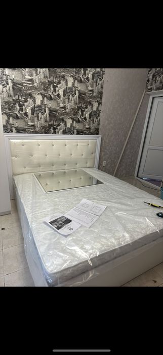 Продам спальний гарнитур