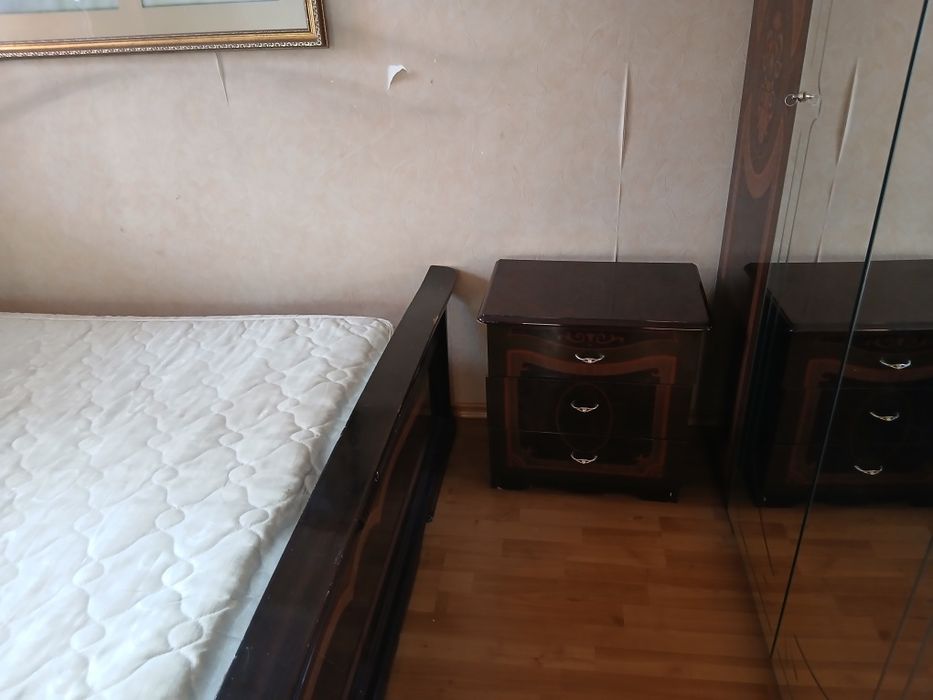 Мебел спальни и диван