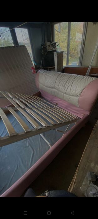 Двухспальный кровать с матрастом