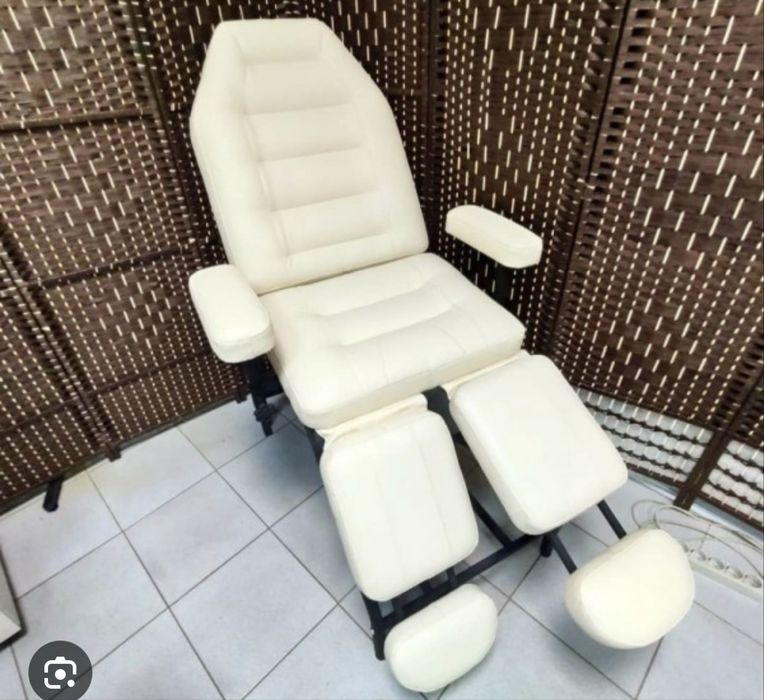 Продам кушетку /кресло педикюрное