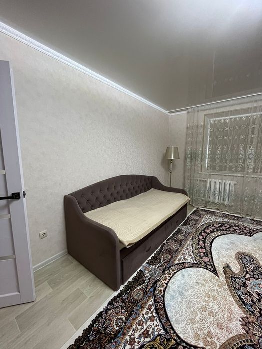 Диван в хорошем состоянии.