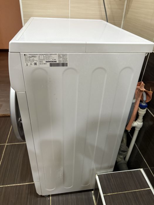продам стиральную машину LG
