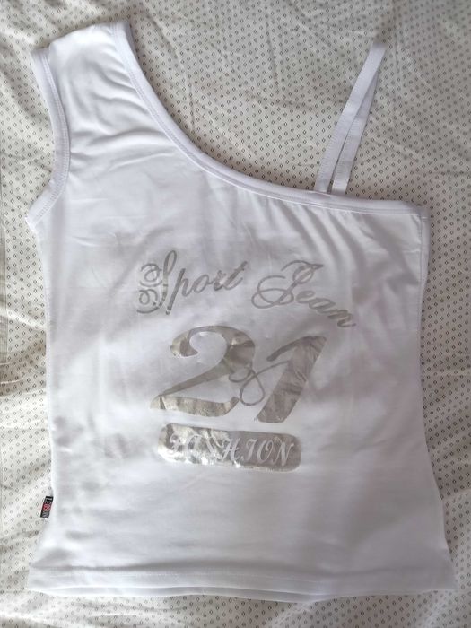 Tricouri de damă diverse modele