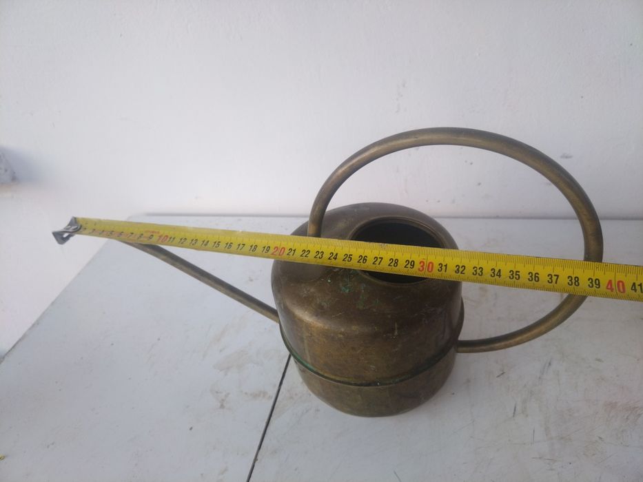 Лот от 6 броя бакърени/медни съдове.
1. Голям медна ваза 
2. Голям под