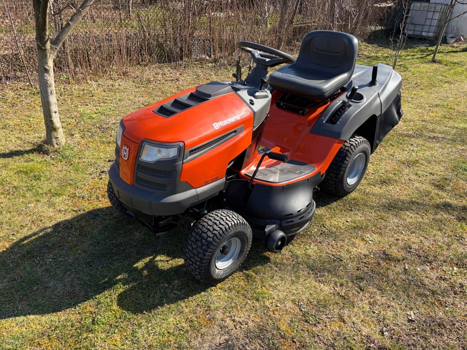 Tractoras Tuns Iarba/Gazon*Husqvarna*An 2022*