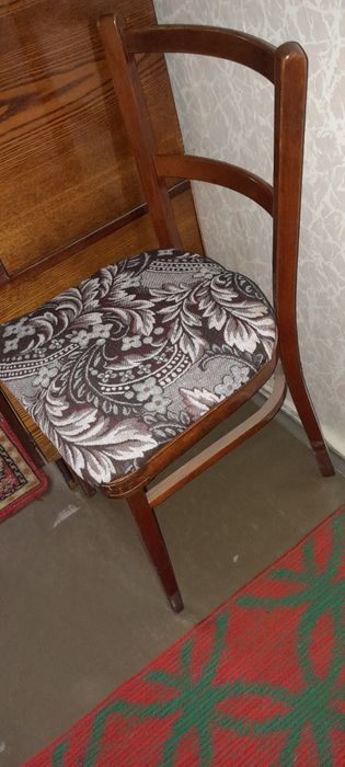 Продаются 2 стула
