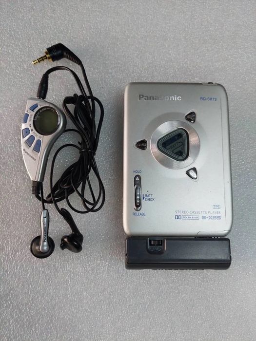 Продам кассетный плеер panasonic RQ -SX73