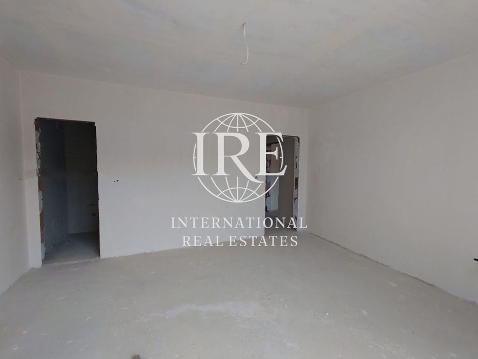 Продава се Тристаен апартамент в Варна, Виница - 125 кв.м за 1884 €/кв.м - Снимка #3