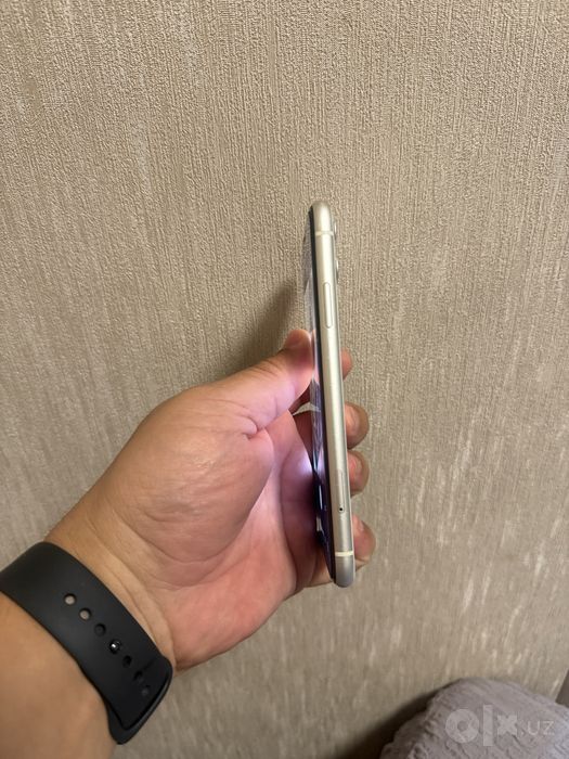 Iphone 11 sotiladi. Oq rang 64gb