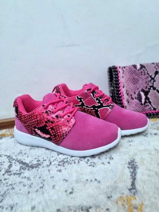 Pantofi Sport Adidasi Nr 36 roz neon Snake print Animal print