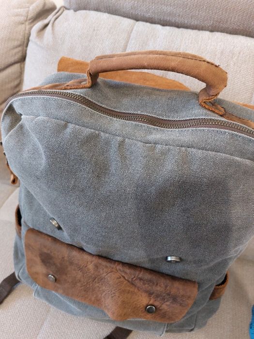 Раница,от кожа и плат