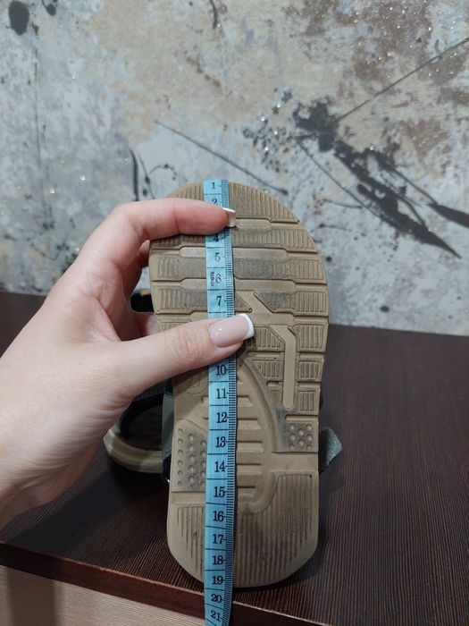 Продам детские сандалии