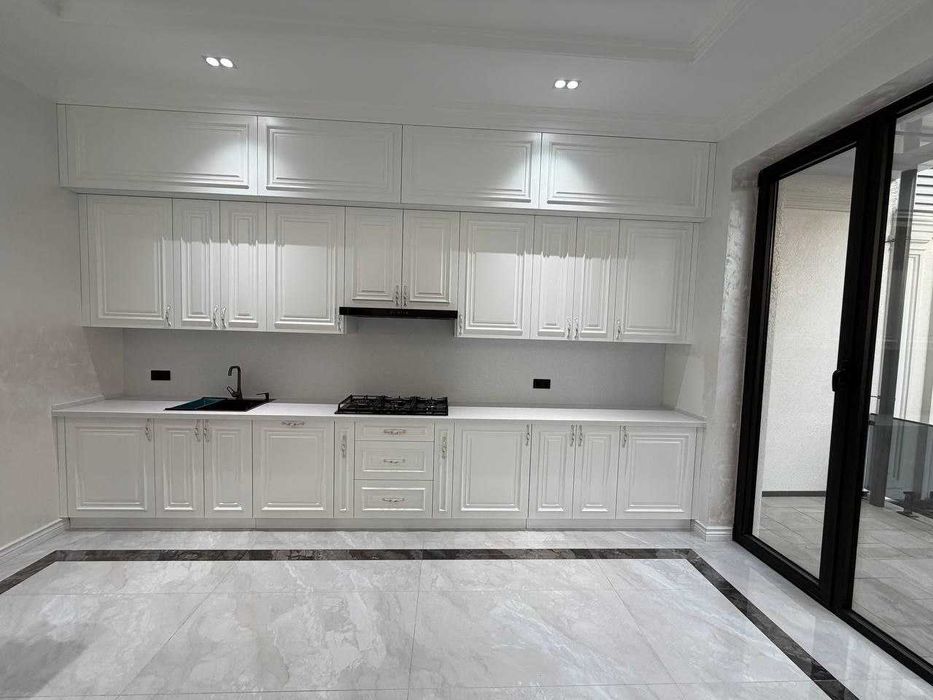 Продаётся отличный дом на 3 сотках на ул. Карасу Буйи. Авайхон