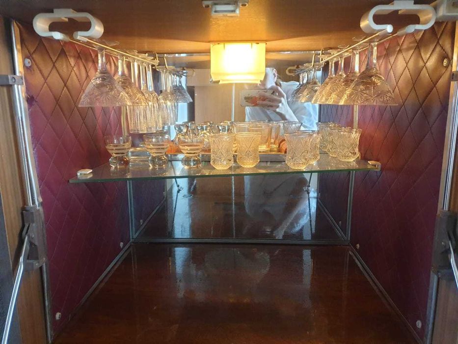 продам барную тумбу с холодильником