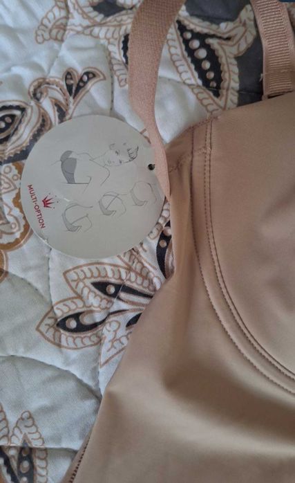 Утяжная  грация Triumph ( Триумф) телесного цвета новая с этикетками