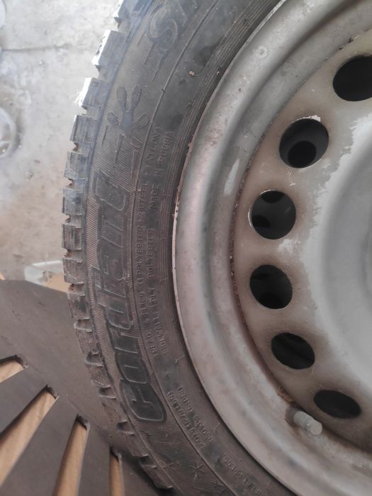 Продам 4 зимние колеса в сборе