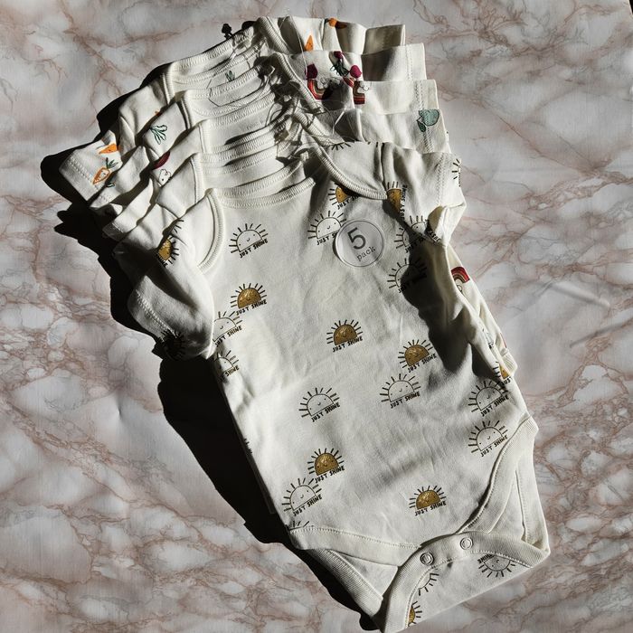 Пакет 5бр бебешки бодита с къс ръкав, NEXT + ПОДАРЪК