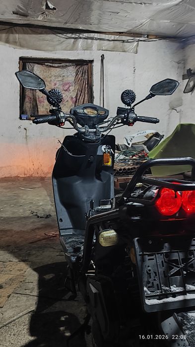 Мопед/скутер Bomber