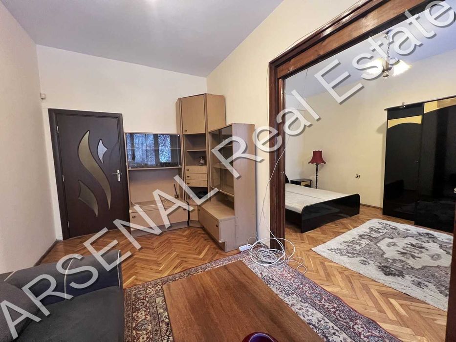 Дава се под наем Тристаен апартамент в София, Център - 95 кв.м за 548.25 € - Снимка #2