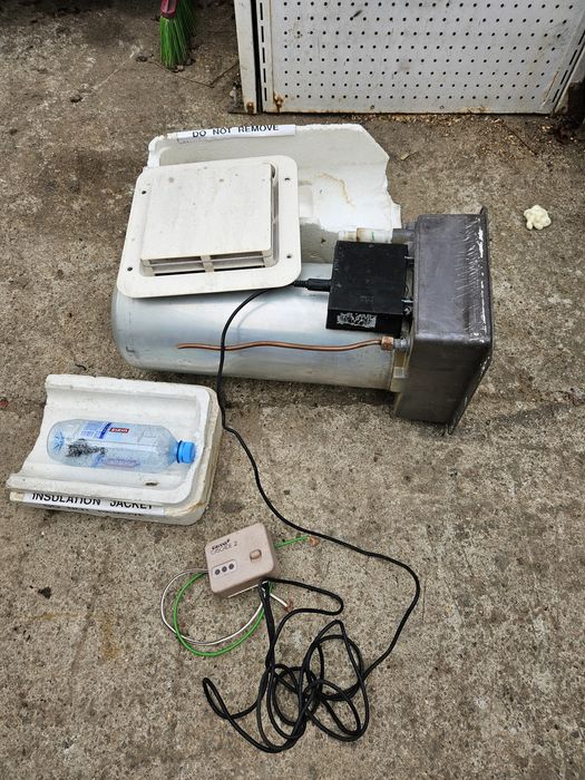 Boiler pt apa calda pe gaz original dedicat rulota camper kit complet