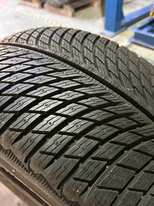 Anvelope Iarna MICHELIN Pilot Alpin 5 SUV N0 275/40 R21 107 V XL