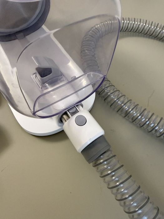 Pet grooming kit and vacuum