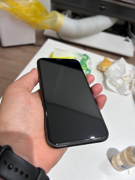 Iphone 11.  128GB. С коробкой 100% АКБ