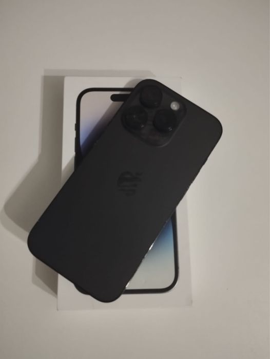 Продам идеальный айфон 14 про