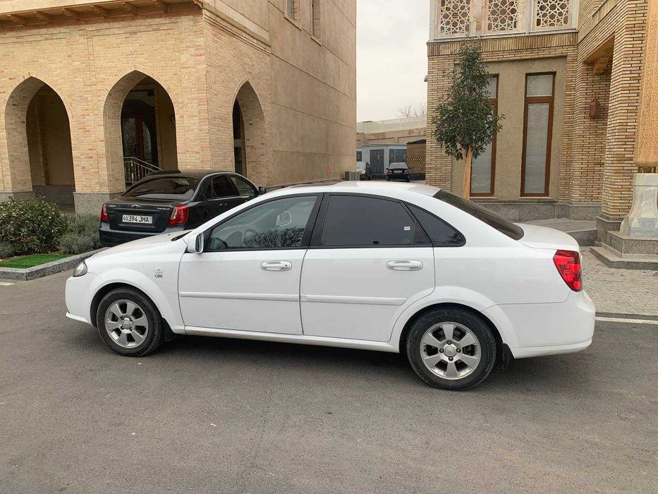 Продаётся автомобиль GENTRA