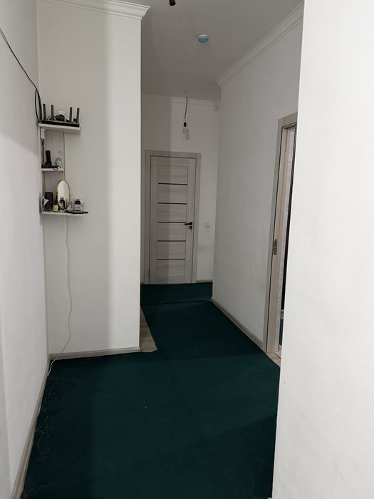 Srochno sotiladi Sergeli Yangi Darxonda 2 xona 66 kvadrat