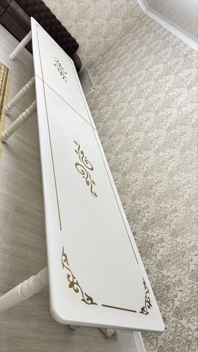 Продам гостиный стол