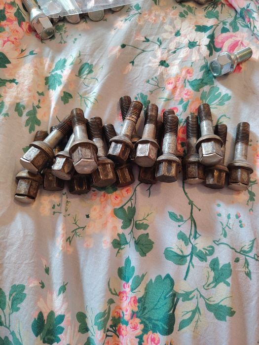 Болтове за джанти за Мерцедес