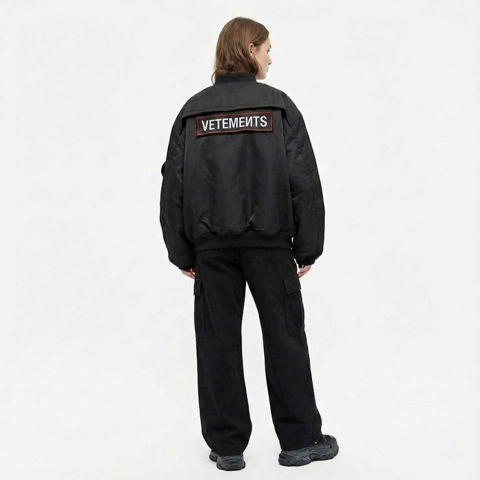 Бомбер, размер M, в наличии