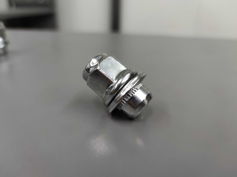 Нови Гайки за джанти Тойота