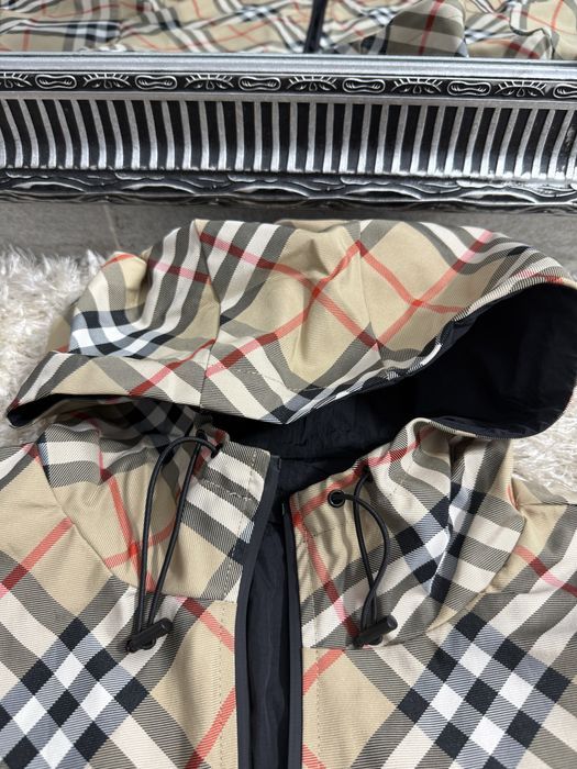 Geaca Burberry cu 2 fețe colectie noua primavara/toamna