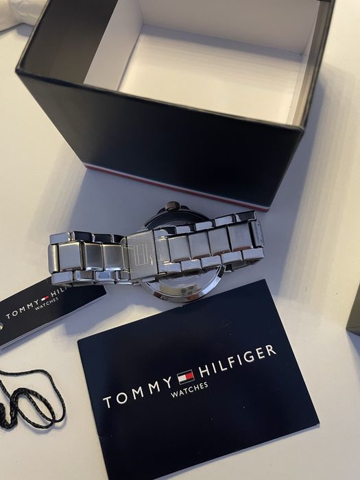 Дамски часовник Tommy Hilfiger