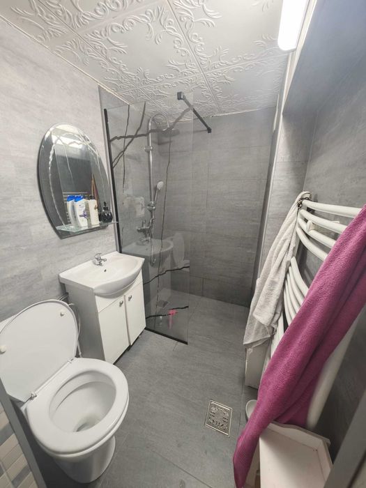 Se vinde apartament la casa