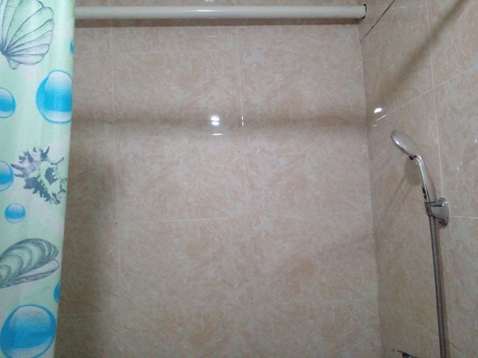 Hovli Food City orqasida