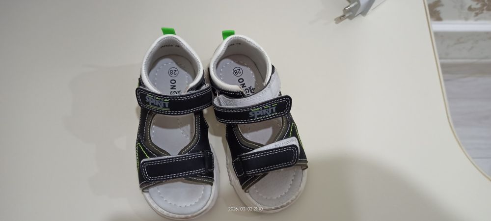 Продам обувь девочка